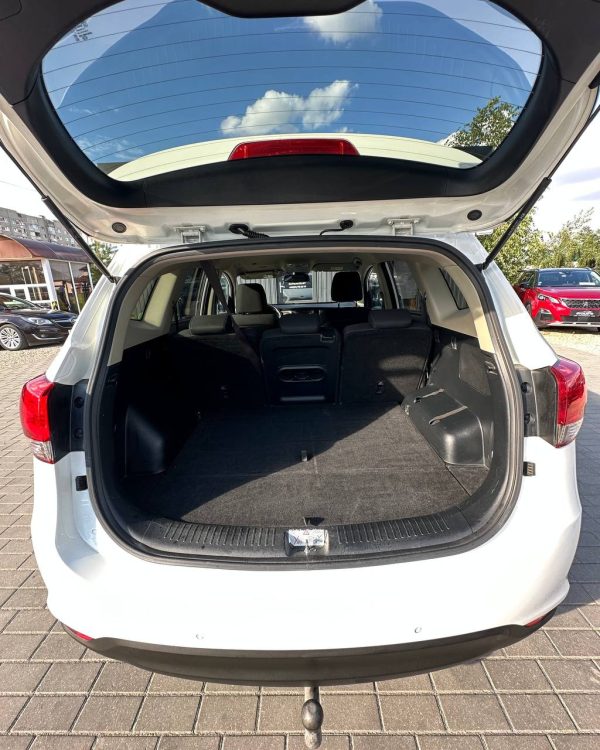 Kia Carens III - Image 12