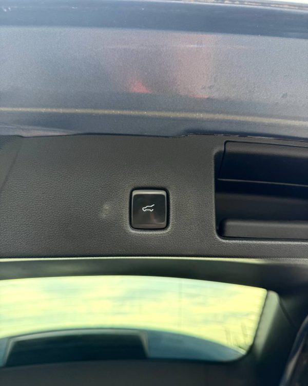 Ford Escape IV - Image 22