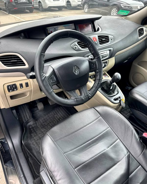 Renault Grand Scenic III - Image 9
