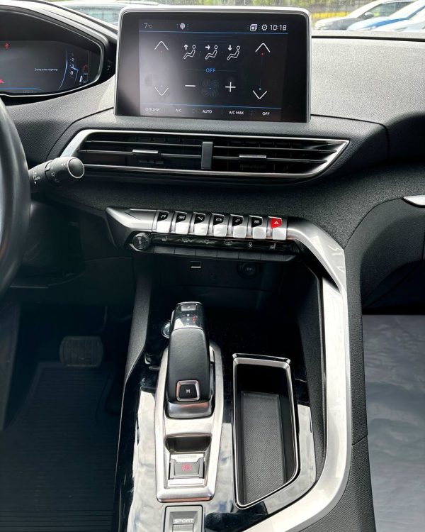 PEUGEOT 5008 - Image 16