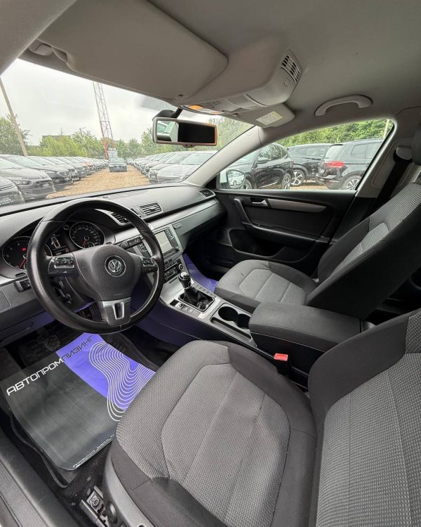 Volkswagen Passat B7 - Image 7