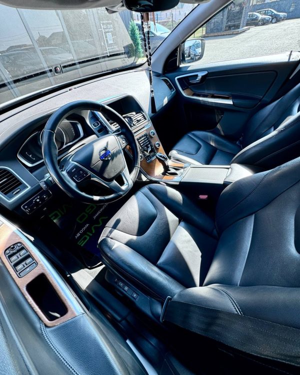 Volvo XC60 I · Рестайлинг - Image 10