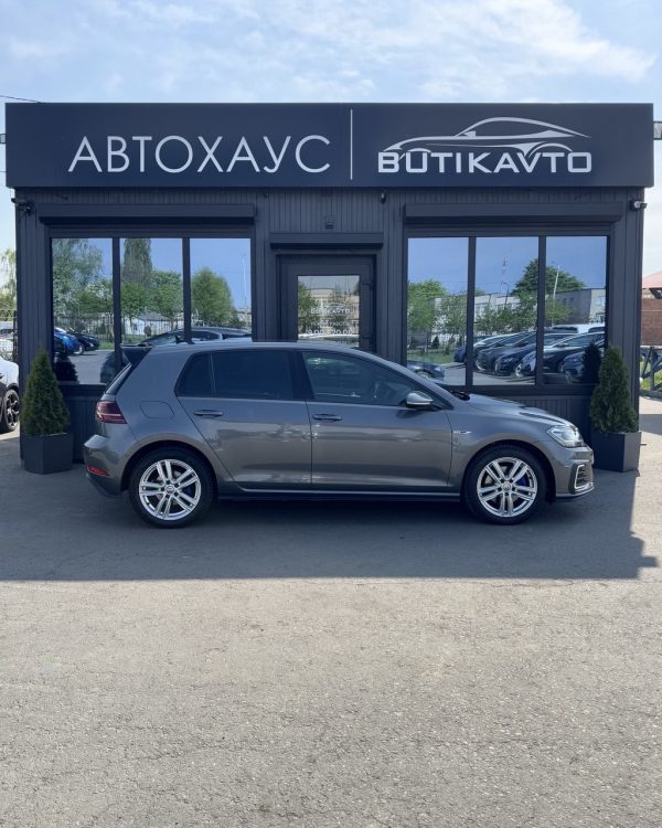 VOLKSWAGEN GOLF GTE - Image 8