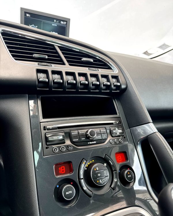 Peugeot 3008 I · Рестайлинг - Image 13