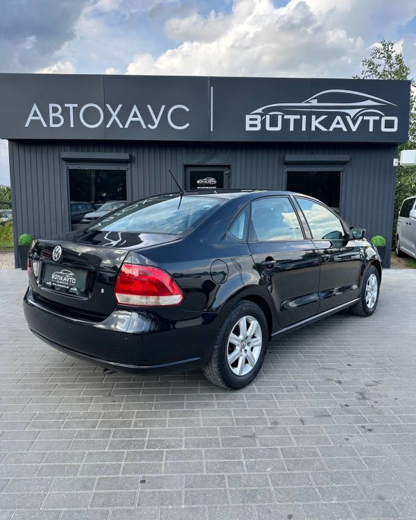 Volkswagen Polo Sedan I - Image 6