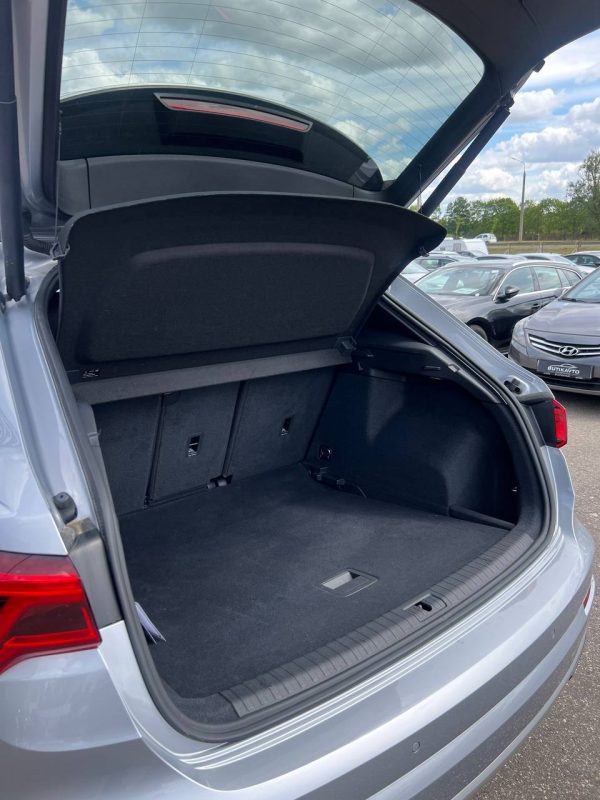 Audi Q3 F3 - Image 17
