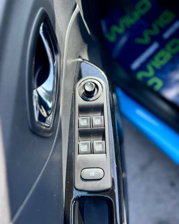 Renault Captur I - Image 19