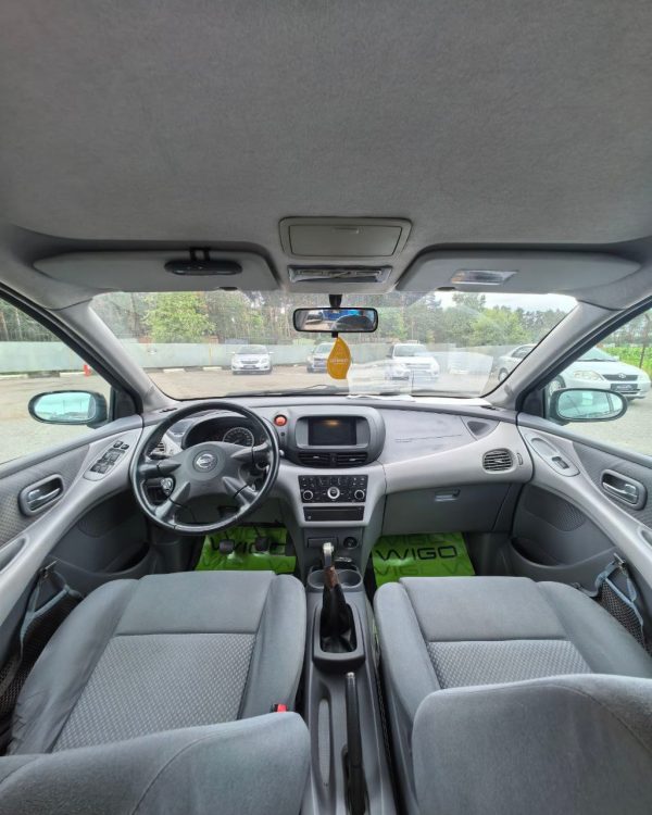 Nissan Almera Tino I · Рестайлинг - Image 9