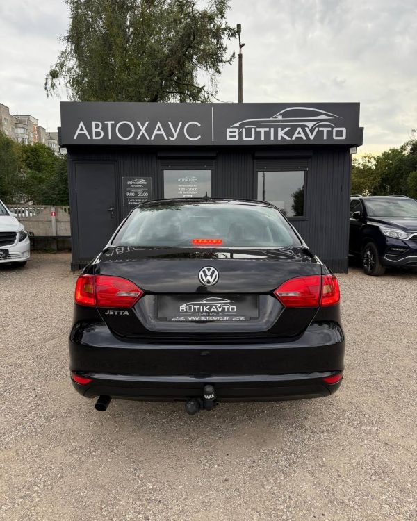 Volkswagen Jetta VI - Image 5