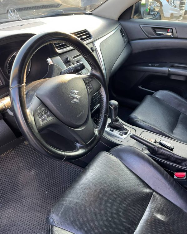Suzuki Kizashi I - Image 10