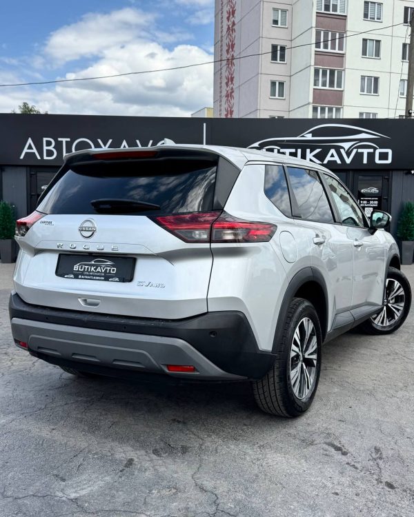 Nissan Rogue III - Image 7