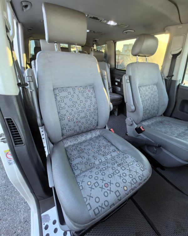 Volkswagen Transporter T5 - Image 11