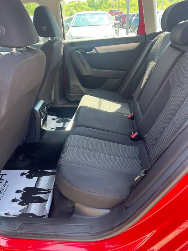 Volkswagen Passat B7 - Image 14