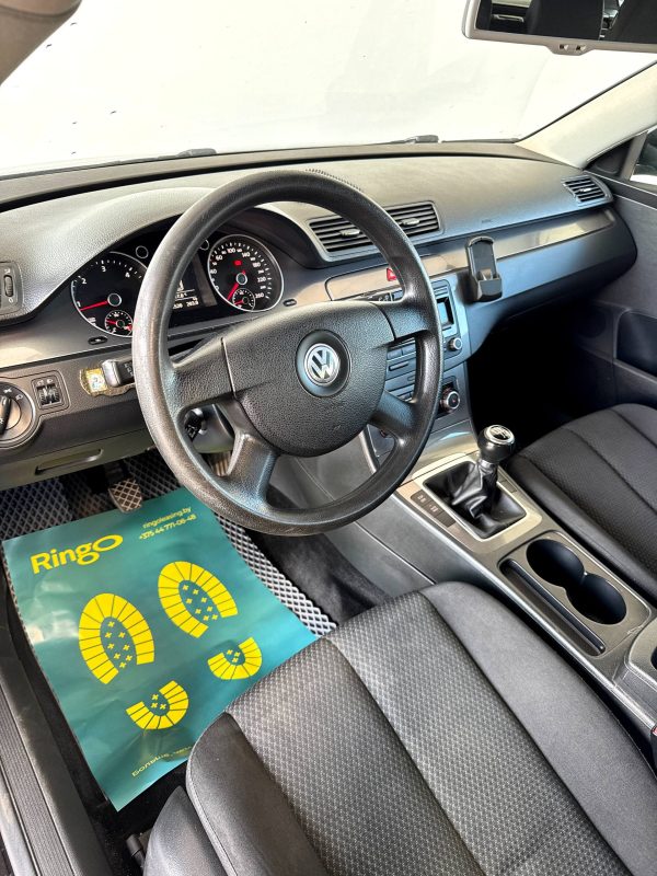 Volkswagen Passat B6 - Image 11