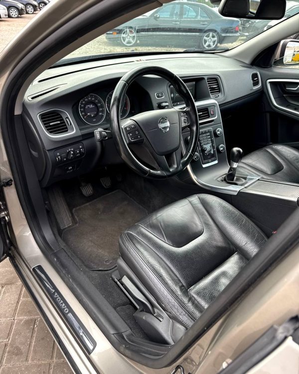 Volvo V60 I - Image 10