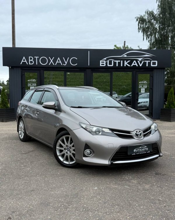 Toyota Auris II (E180)