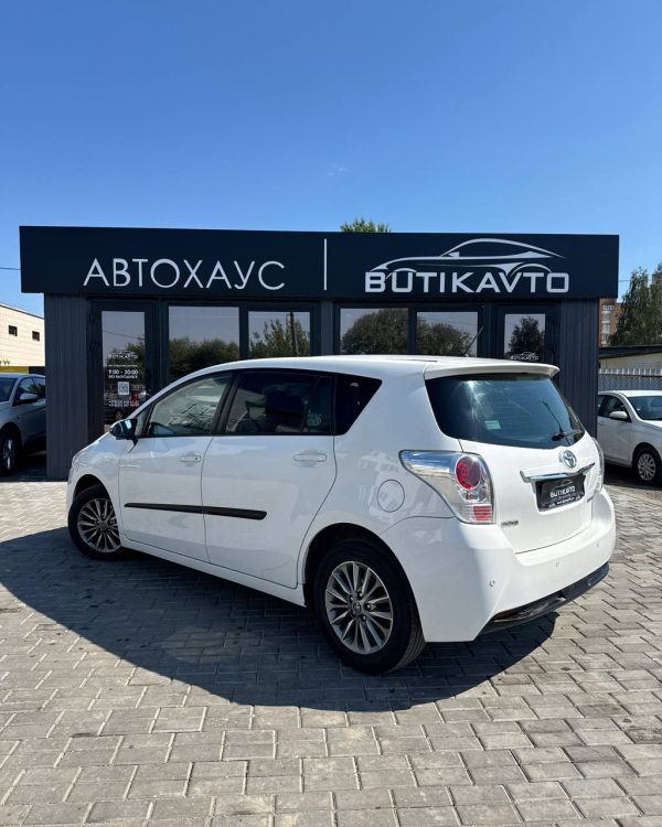 Toyota Verso I · Рестайлинг - Image 4