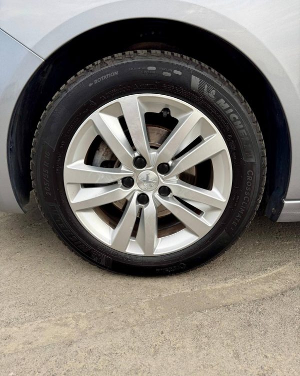 Peugeot 308 T9 · Рестайлинг - Image 13