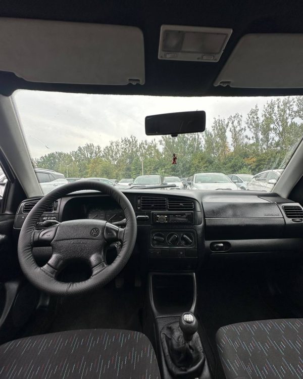 Volkswagen Golf III - Image 8