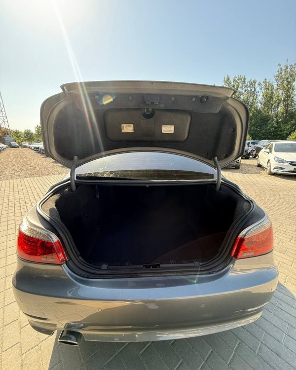 BMW 520D - Image 9
