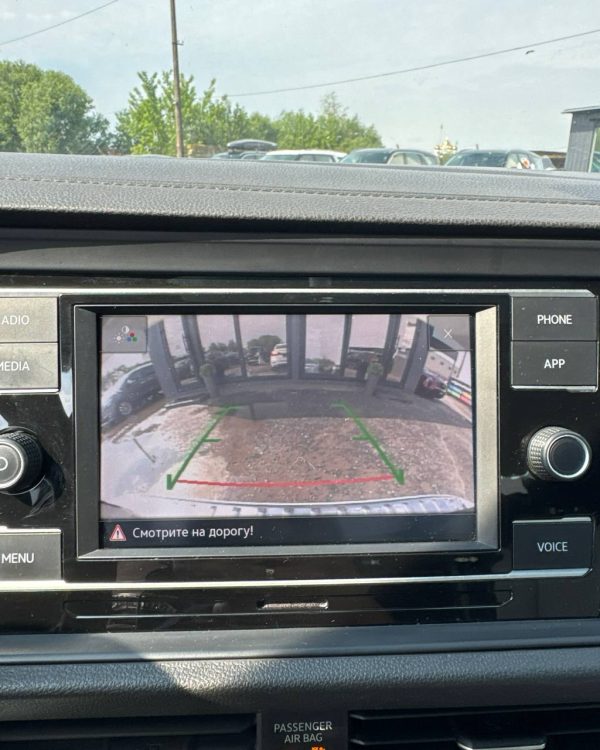 Volkswagen Jetta VII - Image 23