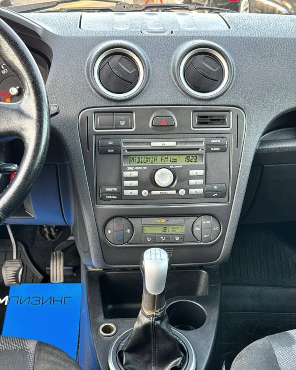 Ford Fusion I · Рестайлинг - Image 12