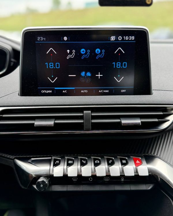PEUGEOT 3008 - Image 17
