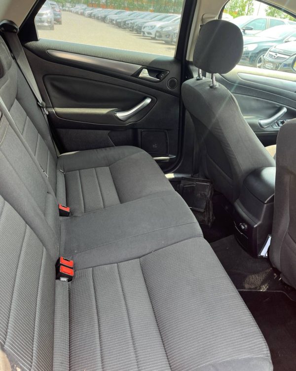 Ford Mondeo - Image 12
