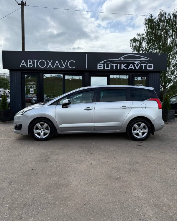 PEUGEOT 5008 - Image 3