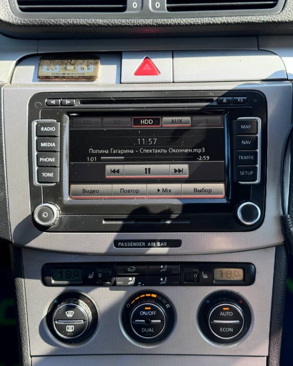 Volkswagen Passat B6 - Image 16