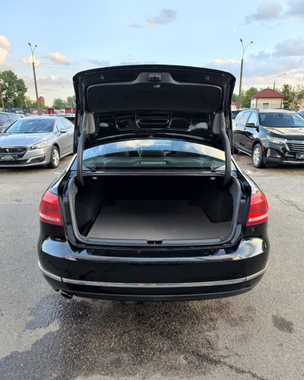 Volkswagen Passat B7 - Image 12