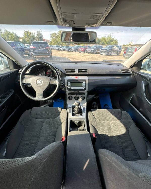 Volkswagen Passat B6 - Image 7