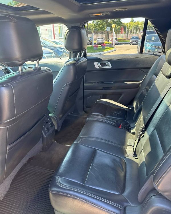 Ford Explorer V - Image 11