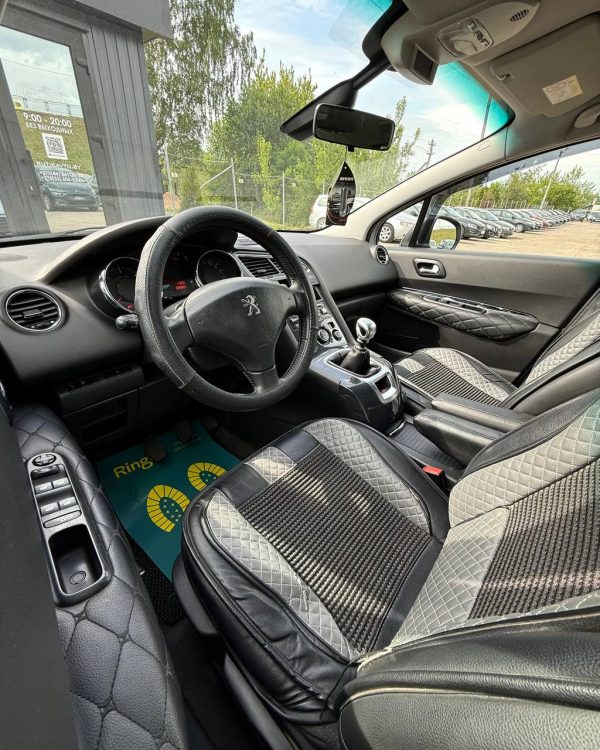PEUGEOT 5008 - Image 9