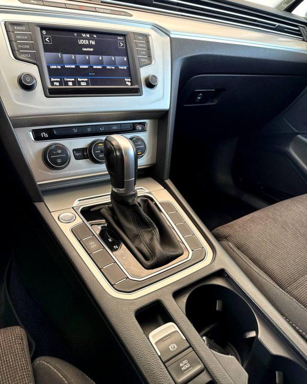 Volkswagen Passat B8 - Image 13