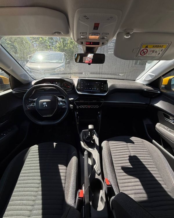 Peugeot 208 - Image 9