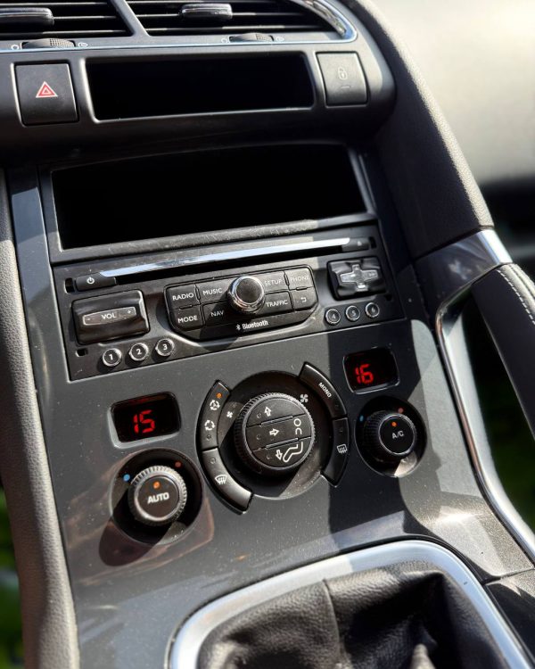 Peugeot 3008 I · Рестайлинг - Image 16