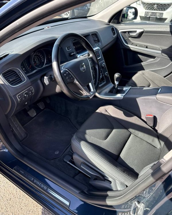 Volvo V60 I · Рестайлинг - Image 11