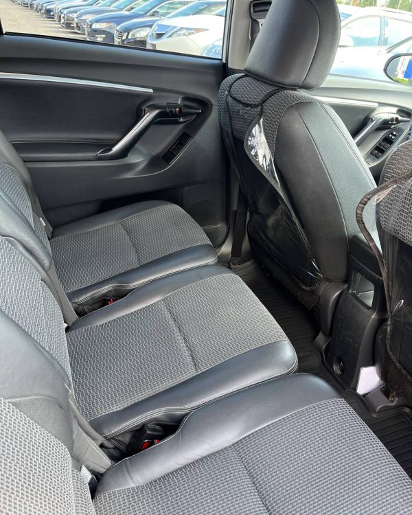 Toyota Verso I · Рестайлинг - Image 13