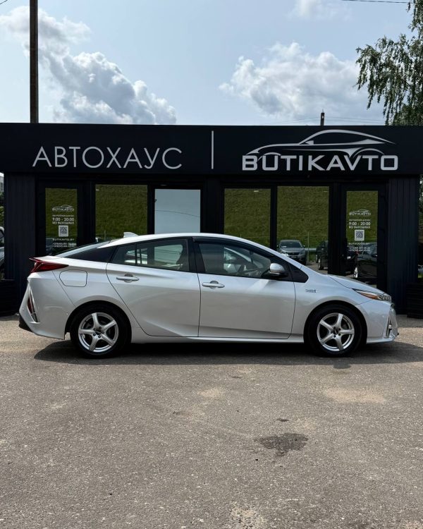 Toyota Prius Prime I (ZVW50L) - Image 8