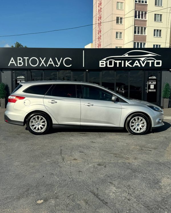 Ford Focus III - Image 8