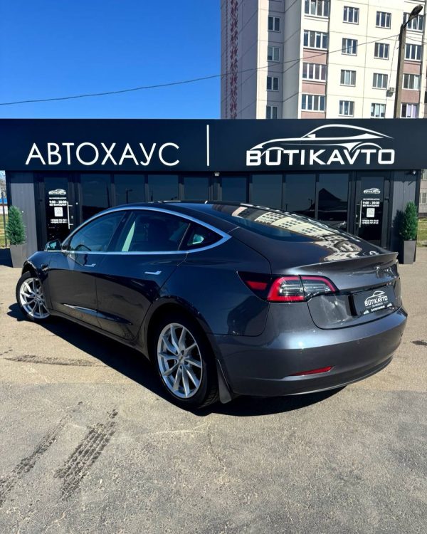 Tesla Model 3 I - Image 5