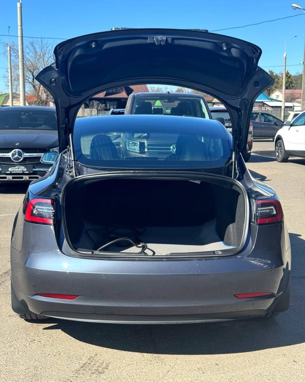 Tesla Model 3 I - Image 14