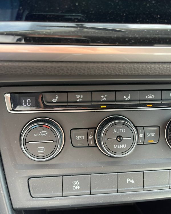 Volkswagen Touran II - Image 15