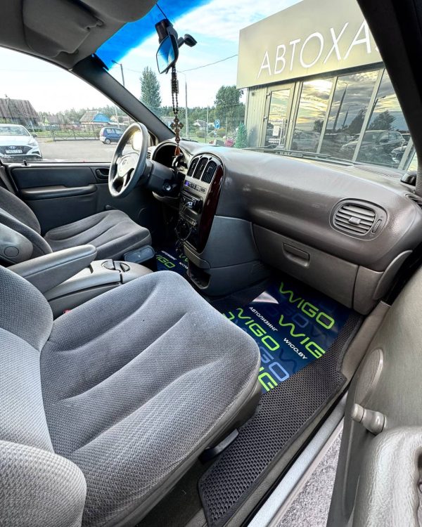 Dodge Caravan IV - Image 13