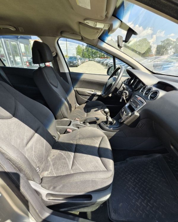 Peugeot 308 T7 - Image 13