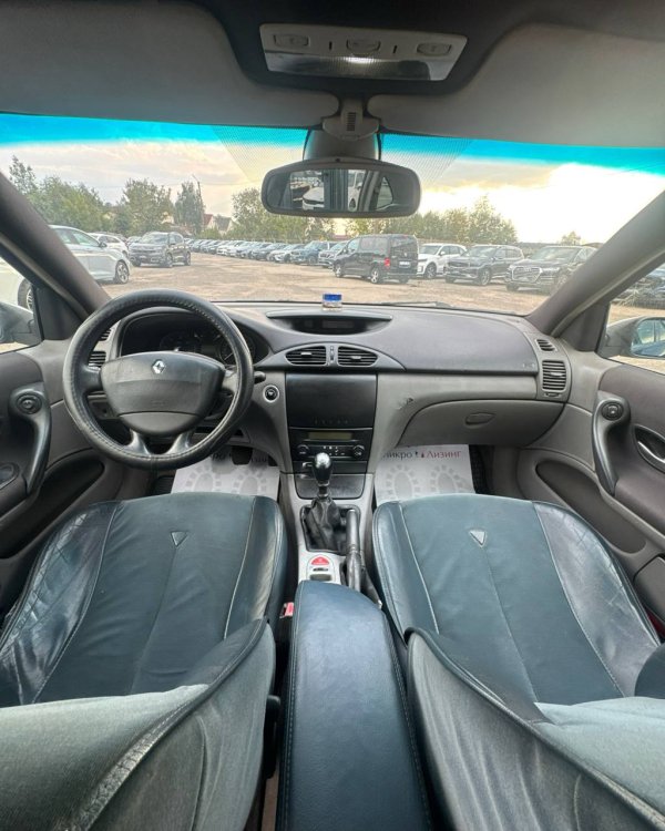 Renault Laguna II - Image 7