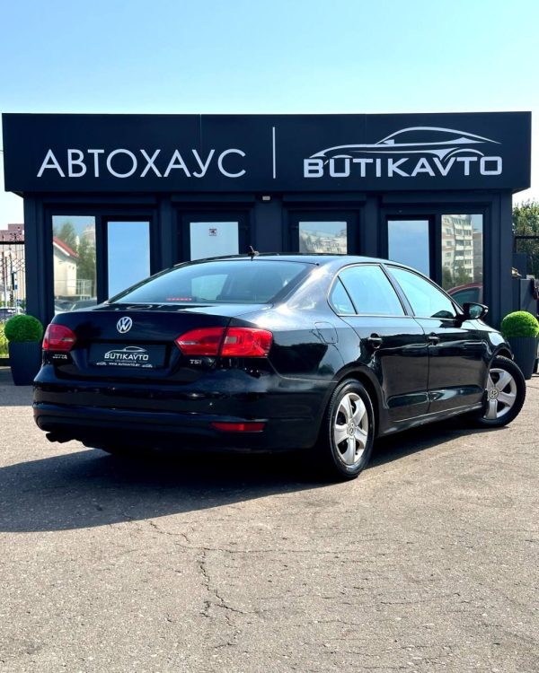 Volkswagen Jetta VI - Image 6
