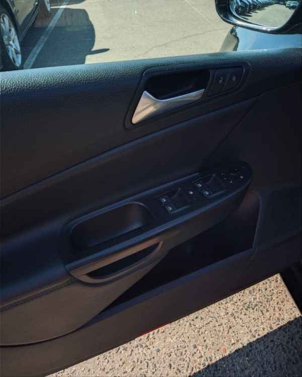 Volkswagen Passat B6 - Image 14