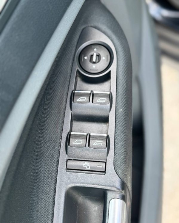 Ford Grand C-Max I - Image 22